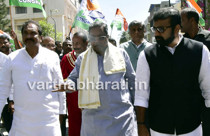 ಮುಖ್ಯಮಂತ್ರಿ ವೇದಿಕೆಗೆ ಬಾರದಿದ್ದಕ್ಕೆ ಶಾಸಕ ಹಾರಿಸ್ ಹೇಳಿದ್ದೇನು ?